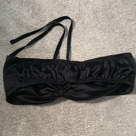 Leset bard bandeau.
Sold out in store
Can be worn as a swim top
Silk. - Picture 6 of 6